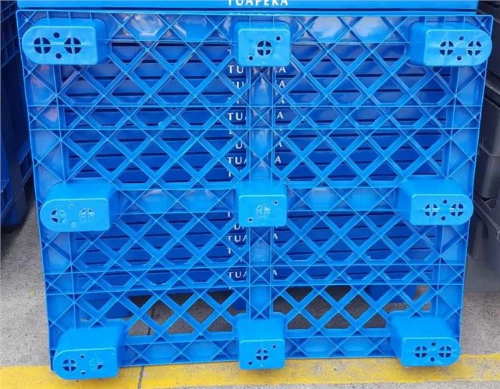 Pallet tal-plastik li jista 'jinqata' solidu
